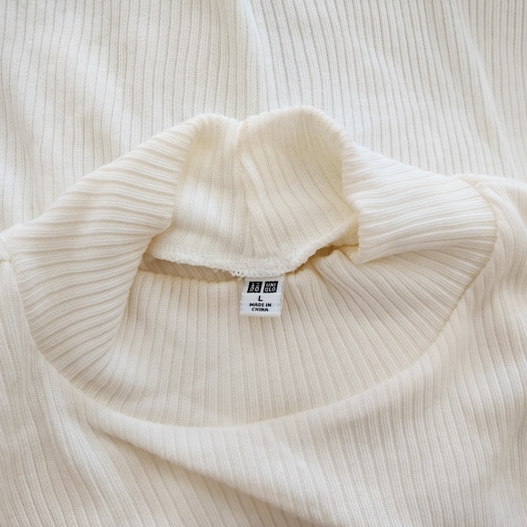 Uniqlo Mock Neck Sweater - Picture 5 of 6